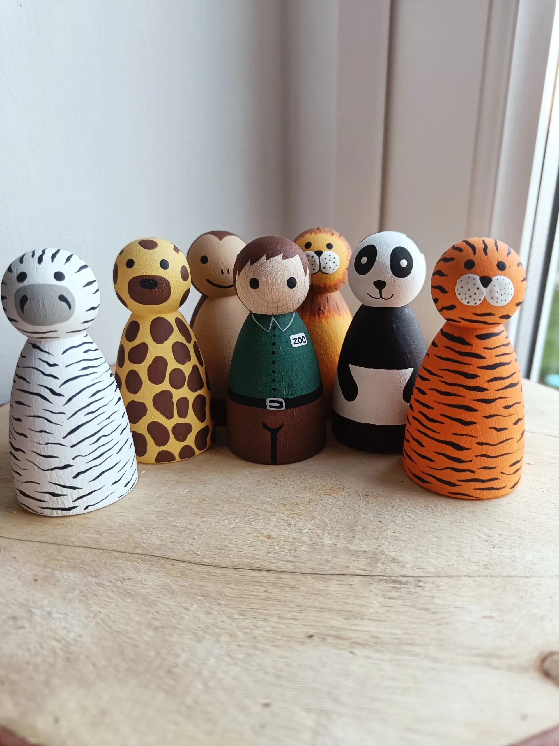 Zoo animals peg doll set